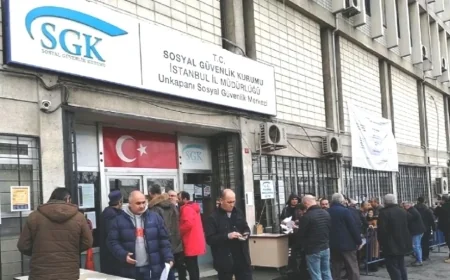 Emekli Çalışmak İsterse Maaşı Kesilir mi? SGK Uzmanından Kritik Uyarılar ve Çözümler!