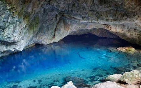 İzmir’e Bir Saat Mesafede Mitolojik Vaha! Zeus Mağarası’nın Serin Suları ve Ege’nin Saklı Cenneti